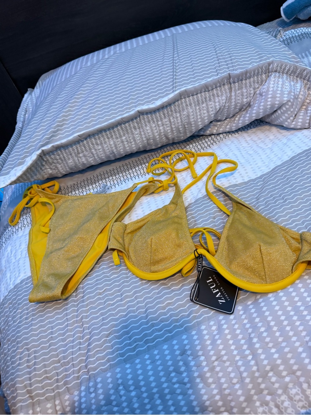 Zaful Yellow Sparkle Underwire Bikini Set